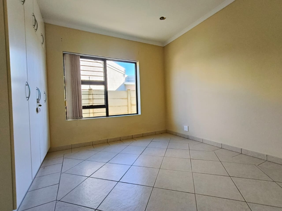 3 Bedroom Property for Sale in Wavecrest Eastern Cape